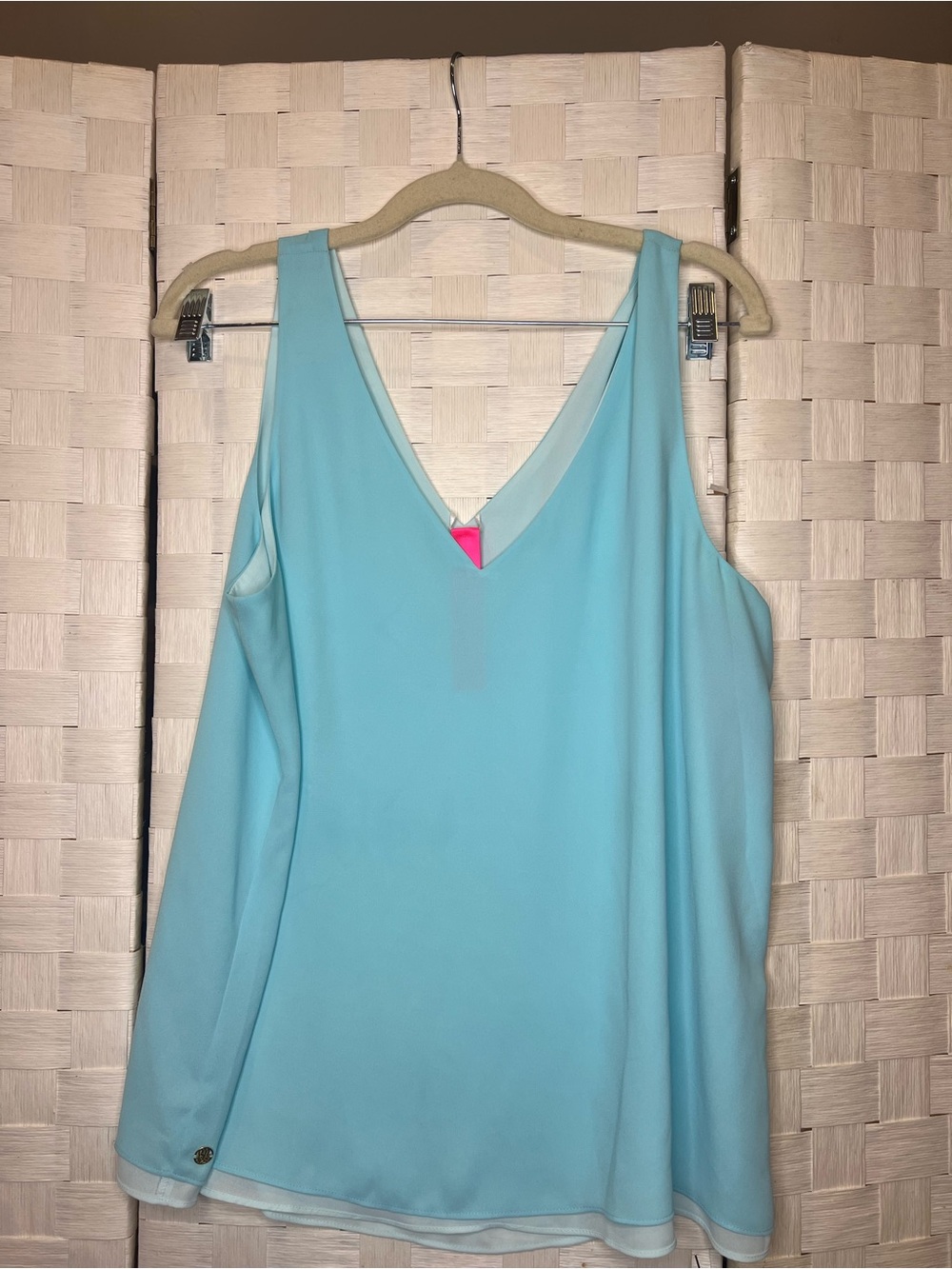 NWT Lilly Pulitzer Florin Sleeveless V-Neck Tank in Blue Ibiza, size Large,